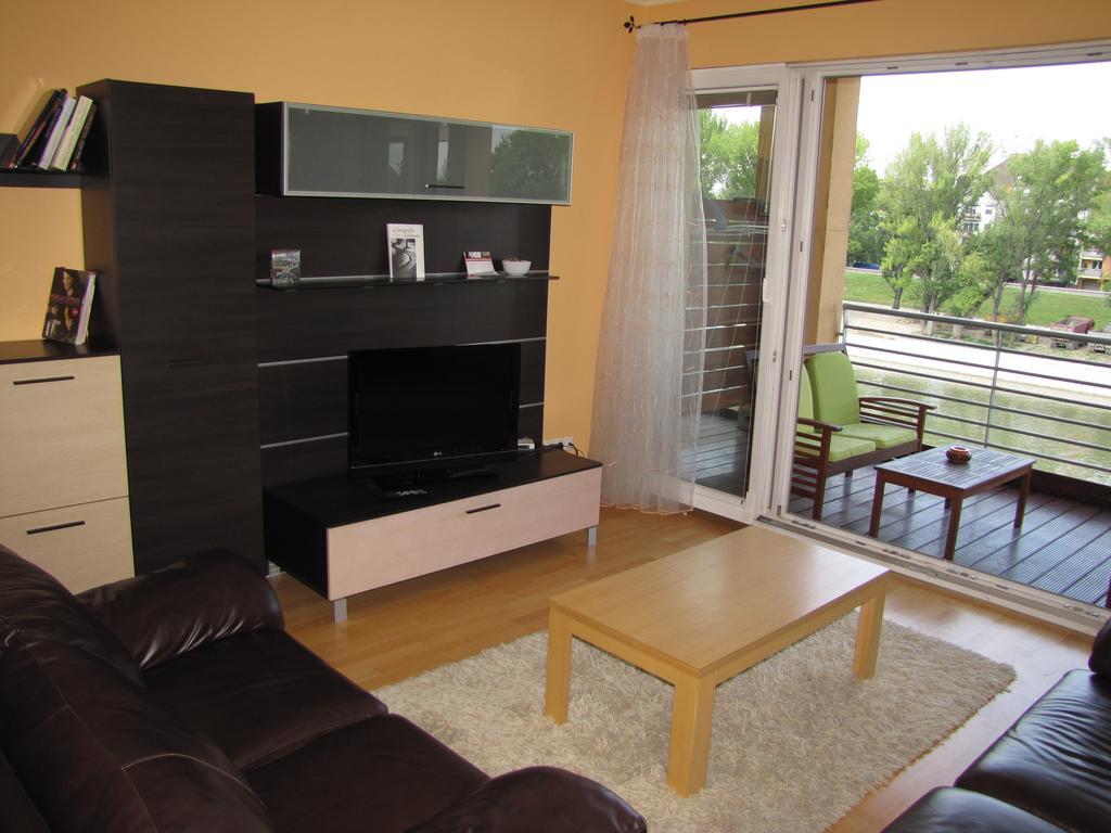 Dunalux Apartman Győr Værelse billede