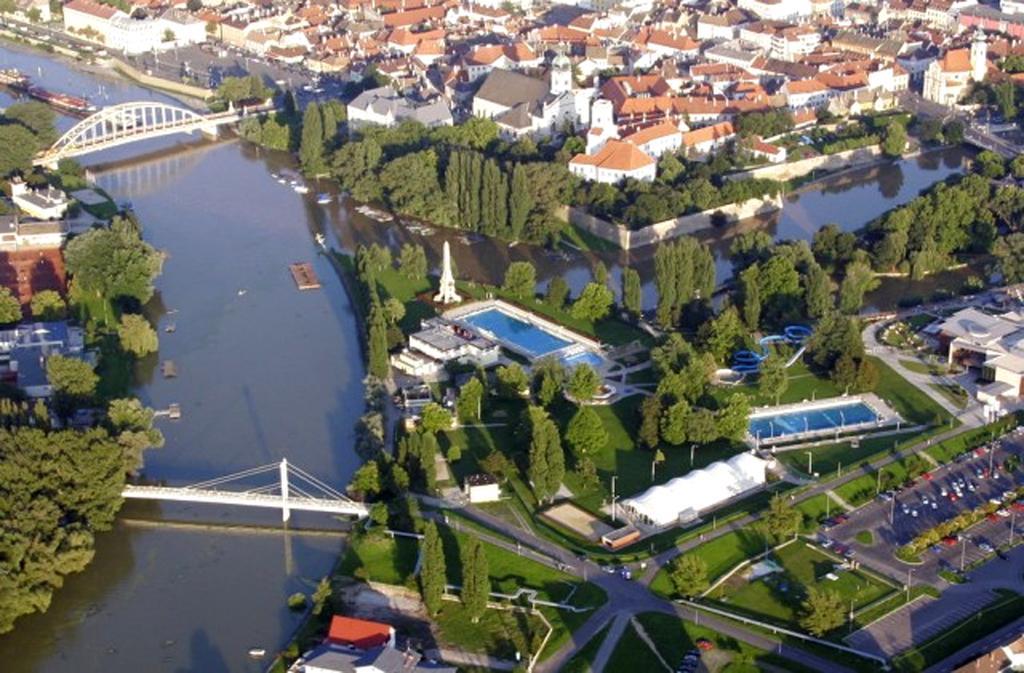 Dunalux Apartman Győr Værelse billede